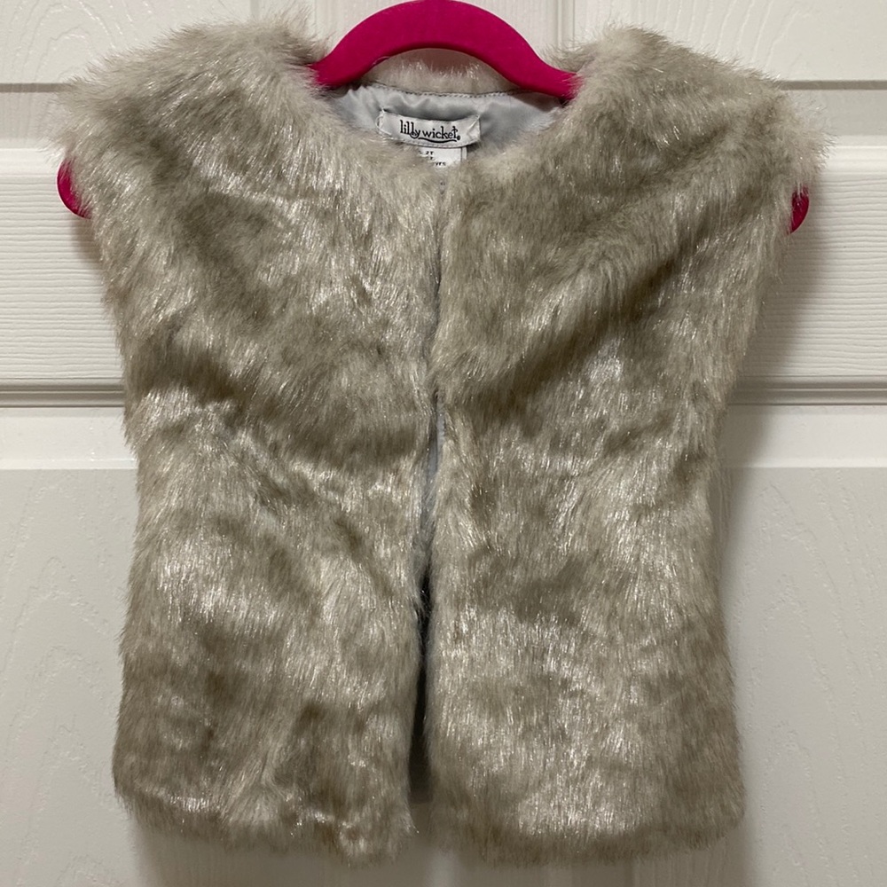 NWT-Faux Fur Vest